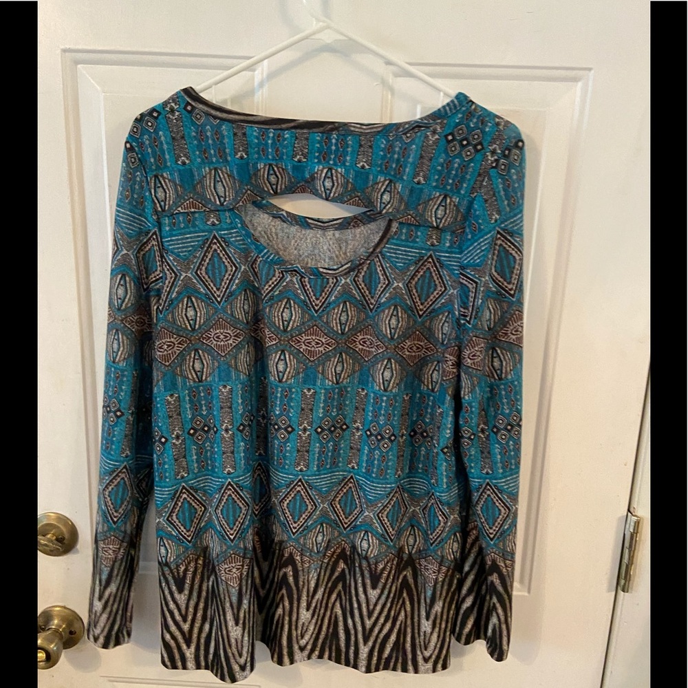 Tribal Top With Back Detailing. Large - Picture 2 of 5